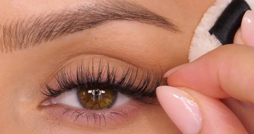 فواید استفاده از مژه مگنتی